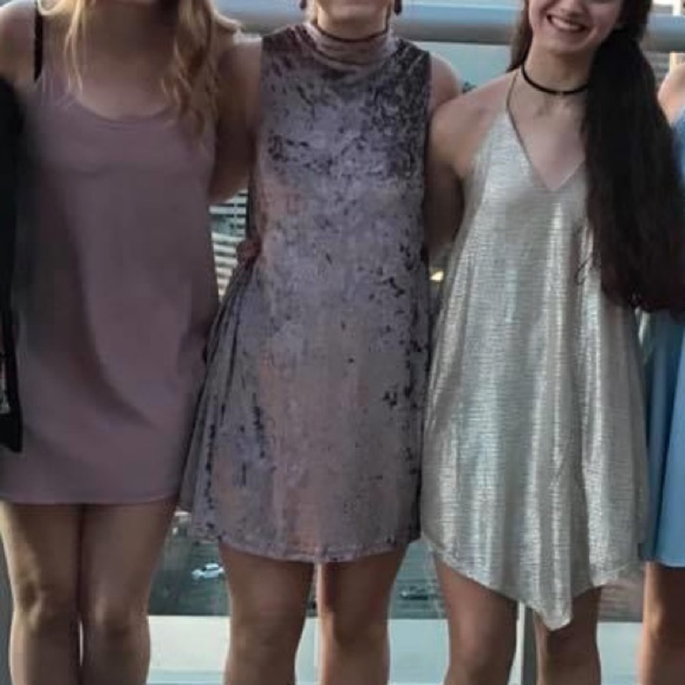 Lulu’s brown velvet sleeveless turtleneck dress